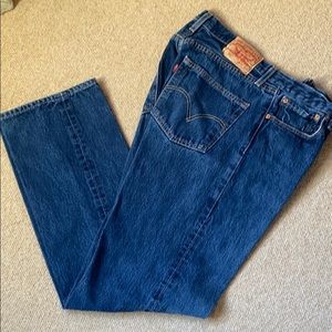 Levi’s 401 36x34 darker blue Button-fly